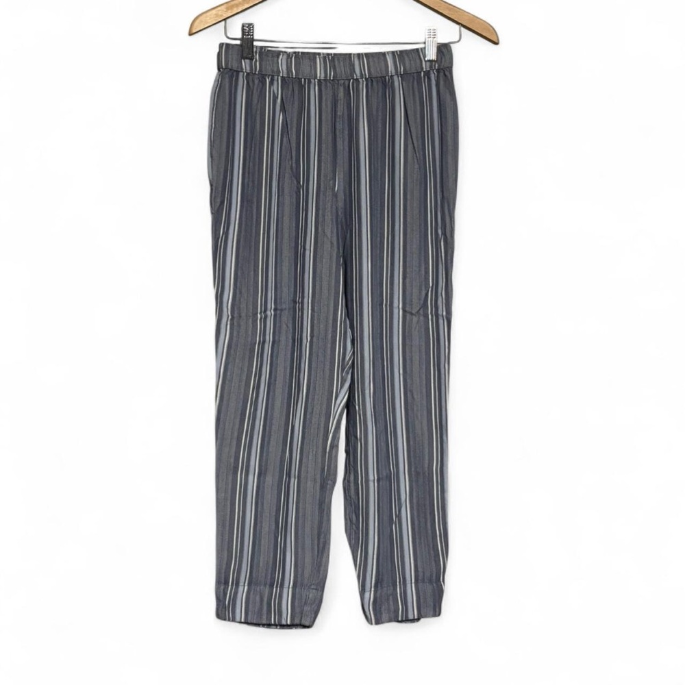Hollister Women's Gray Striped Pajama Pants